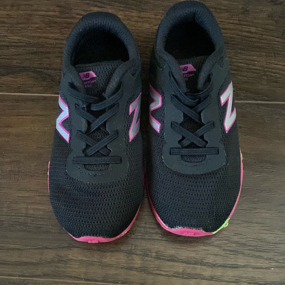 Toddler girls New Balance size 9.5 wore only once